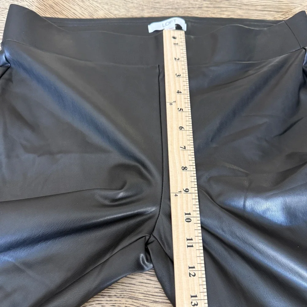 LOFT Black Faux Leather Leggings Slim Tapered Pants Size L Seam Detail